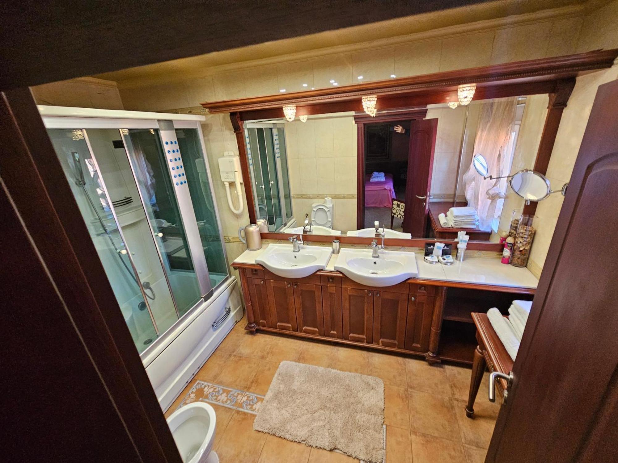 Vila Geppetto Belgrade Luaran gambar